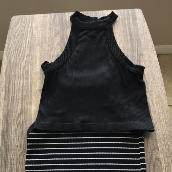 Black and White Striped Crop Tops - Picture 6 of 6